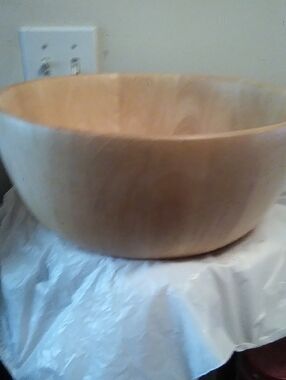 Large Wooden Salad Bowl - Natural Light Wood